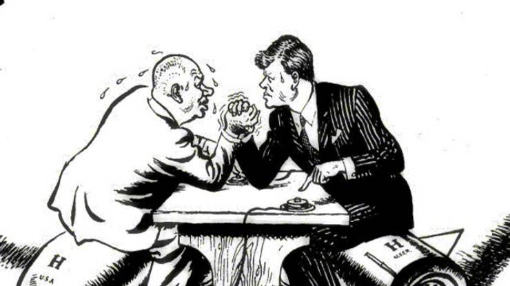 Chruščov a JFK si merajú sily_dobová karikatúra-zdroj wikimedia.org Zdroj: wikimedia.org
