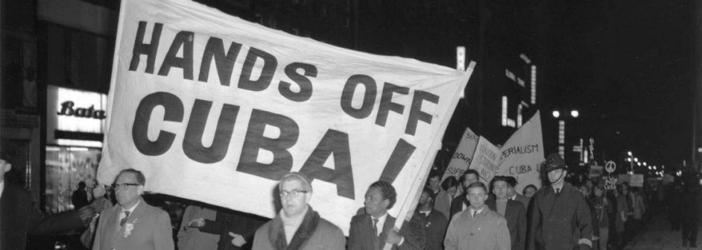 Veľká Británia, apríl 1961. Pochod na podporu Kuby. Zdroj fotografiie: Archív MR